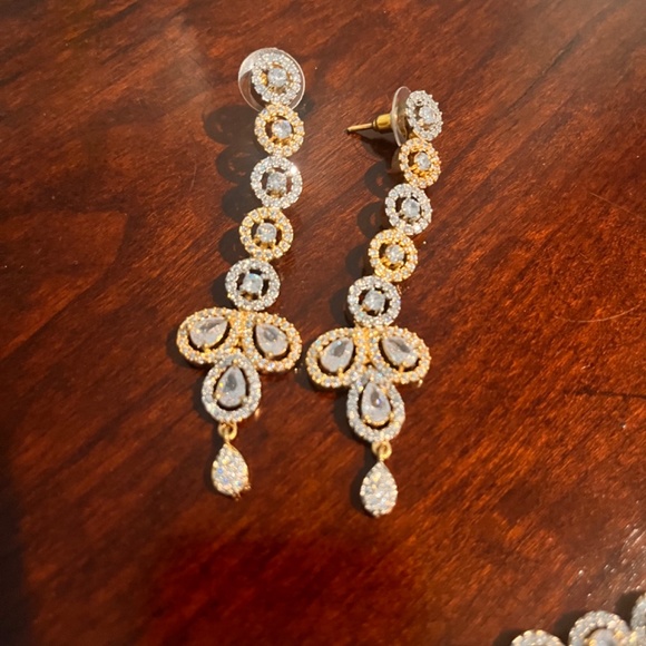 Cubic zirconia Long Necklace and Earrings - Picture 3 of 6